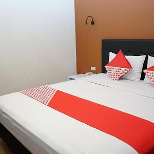 Ren'Z Hotel